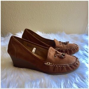 Merona Women’s Wedges Suede Tan Moccasins Size 10